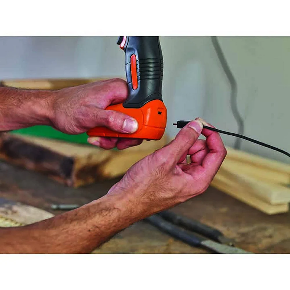 Black & Decker: BDCD8GPA 14 Pieces 7.2V Li-Ion Orange Cordless Drill Kit - Image 3