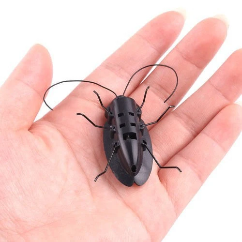 Solar Powered Vibrating Black Cockroach Bug - Image 2
